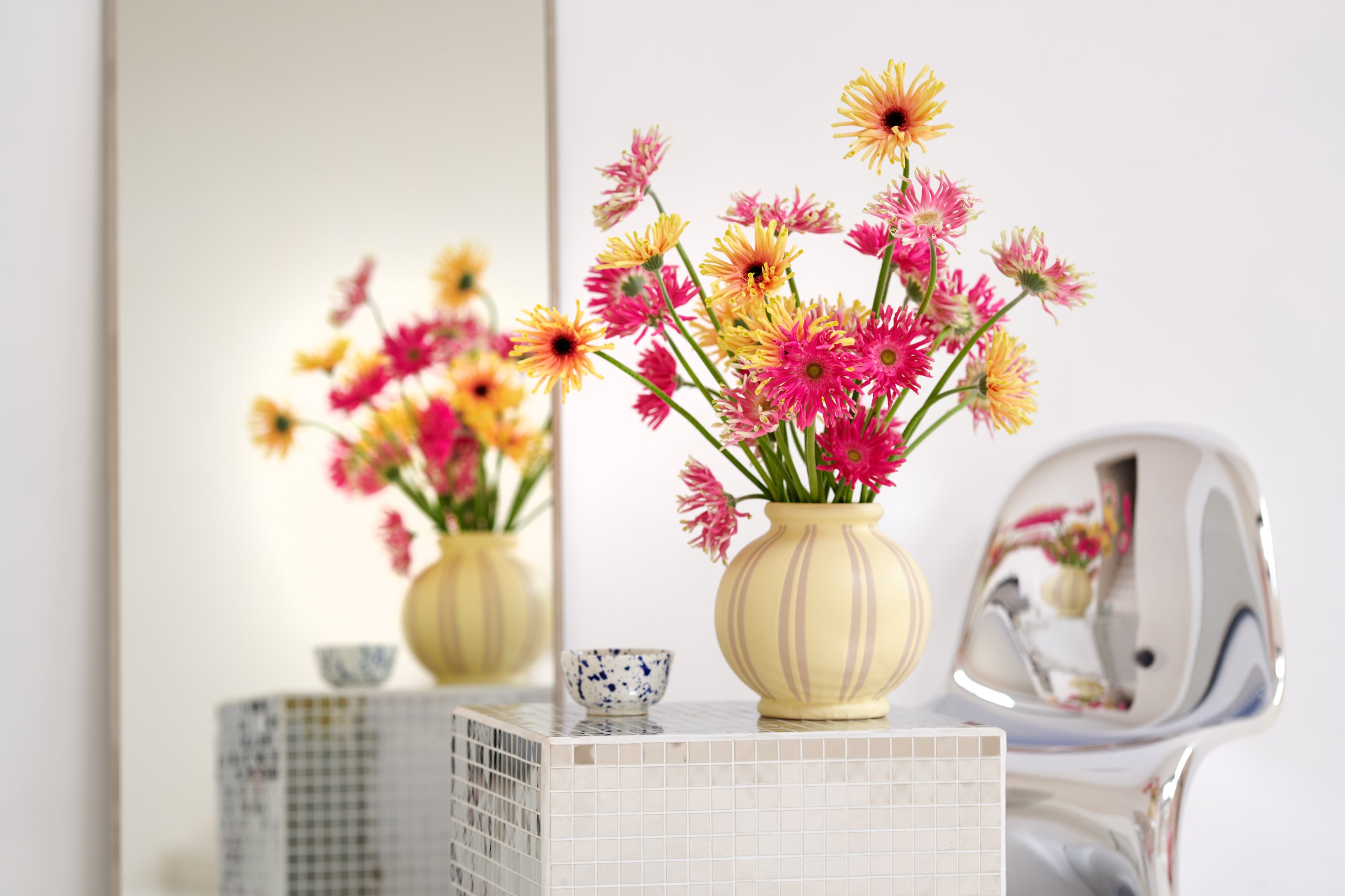 HilverdaFlorist-Gerbera-Rebel-Mix-2